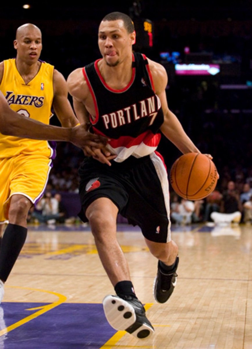 利亚青年挑 利亚青年挑