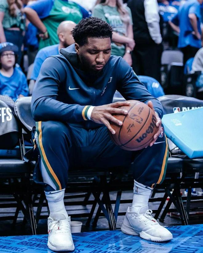 与梅西共同 与梅西共同